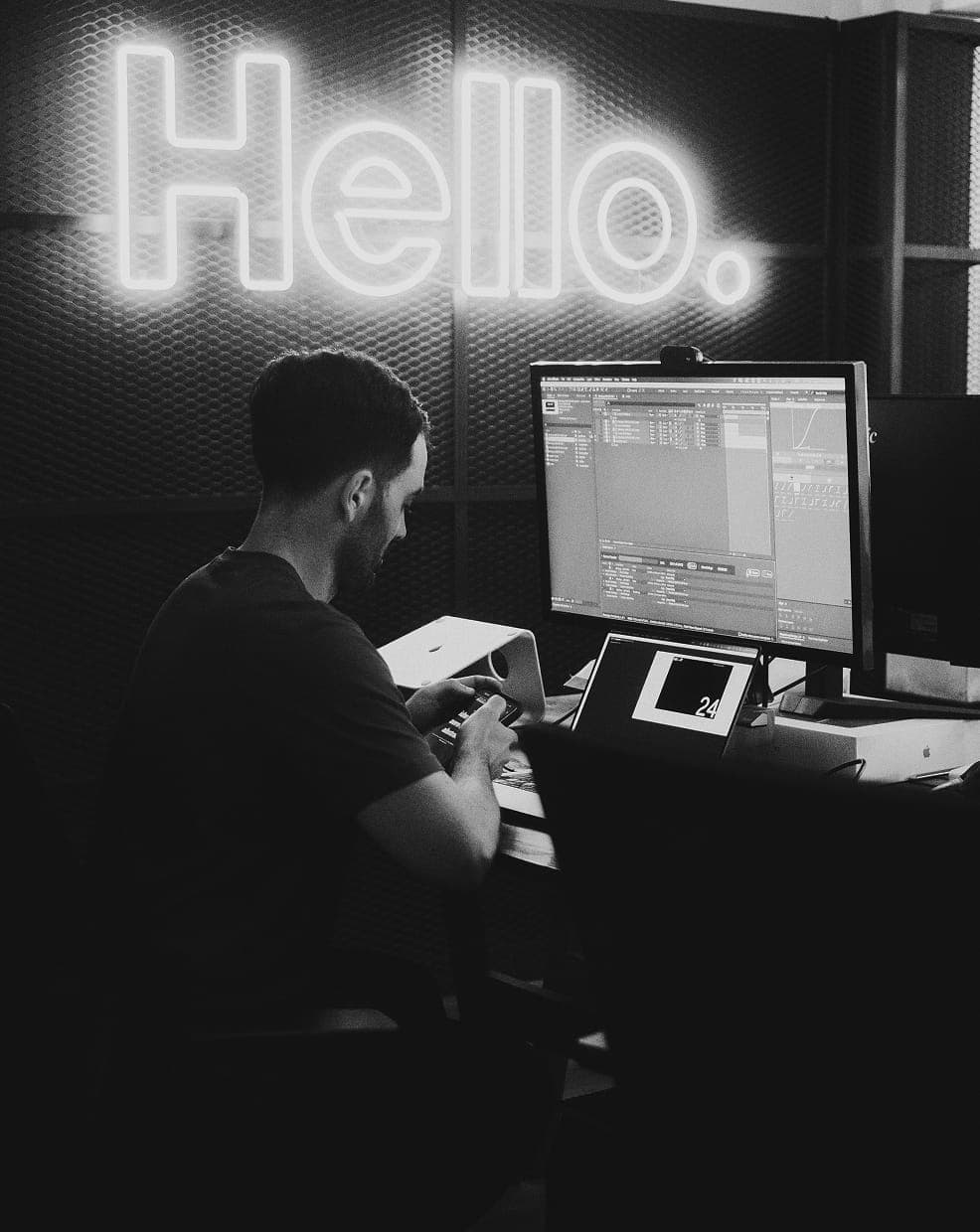 ++hellohello design studio team at work